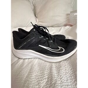 Nike quest running shoe women's 7